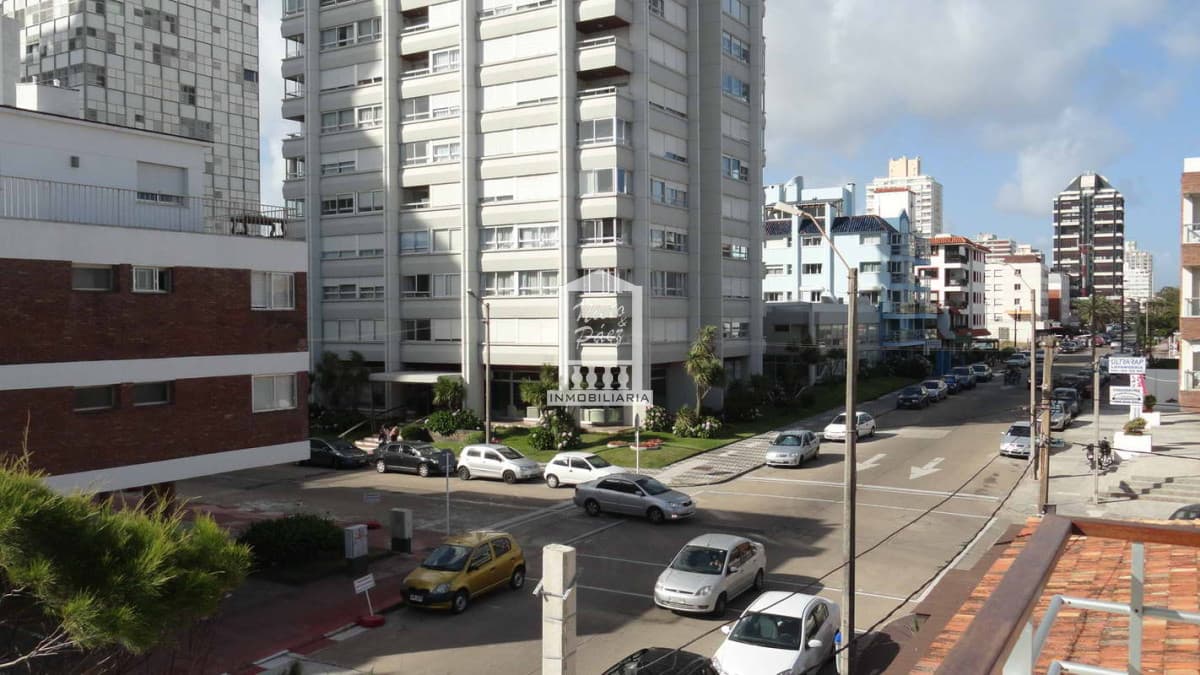 Península, con parrillero propio. 2 dorm. Bajos gastos.