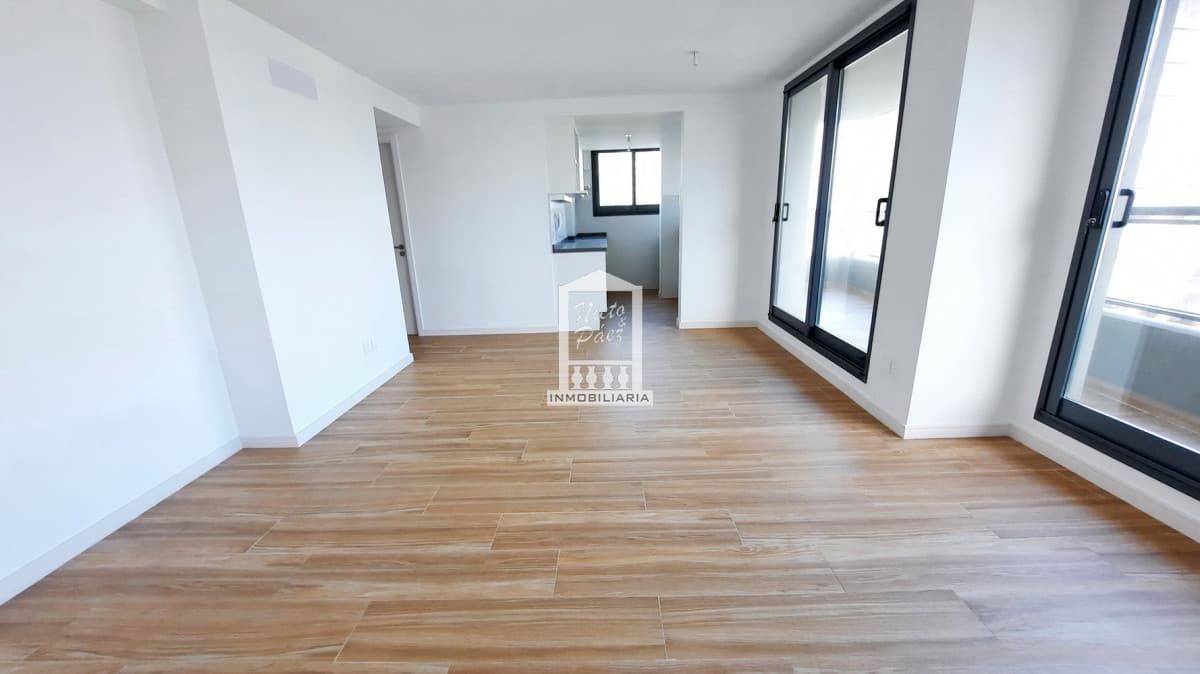 Pronto para entrar, REVENTA, vista al mar, edificio con servicios.