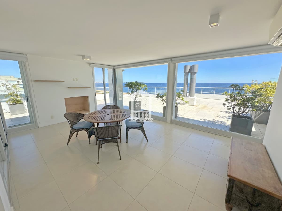 Penthouse dúplex en primera fila, 427 m2. Barbacoa propia. 2 garajes