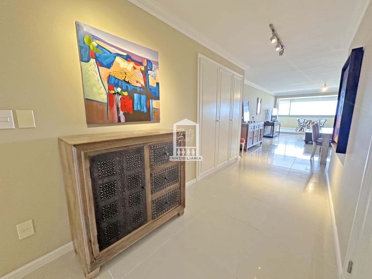 Imperiale. 3 suites + toilette. De lo más exclusivo en Punta del Este.