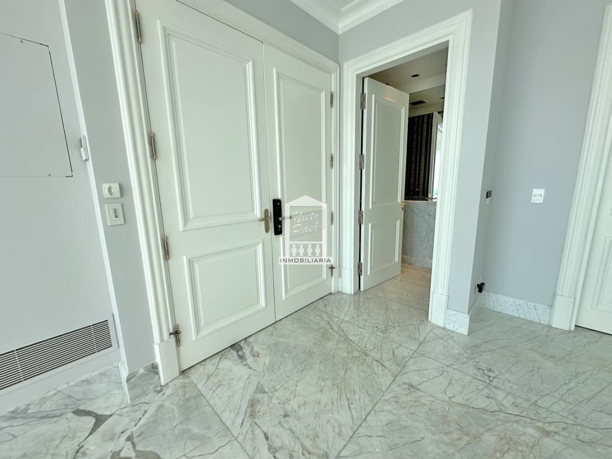 Impactante penthouse dúplex con pileta propia. 670 m2, 4 garajes