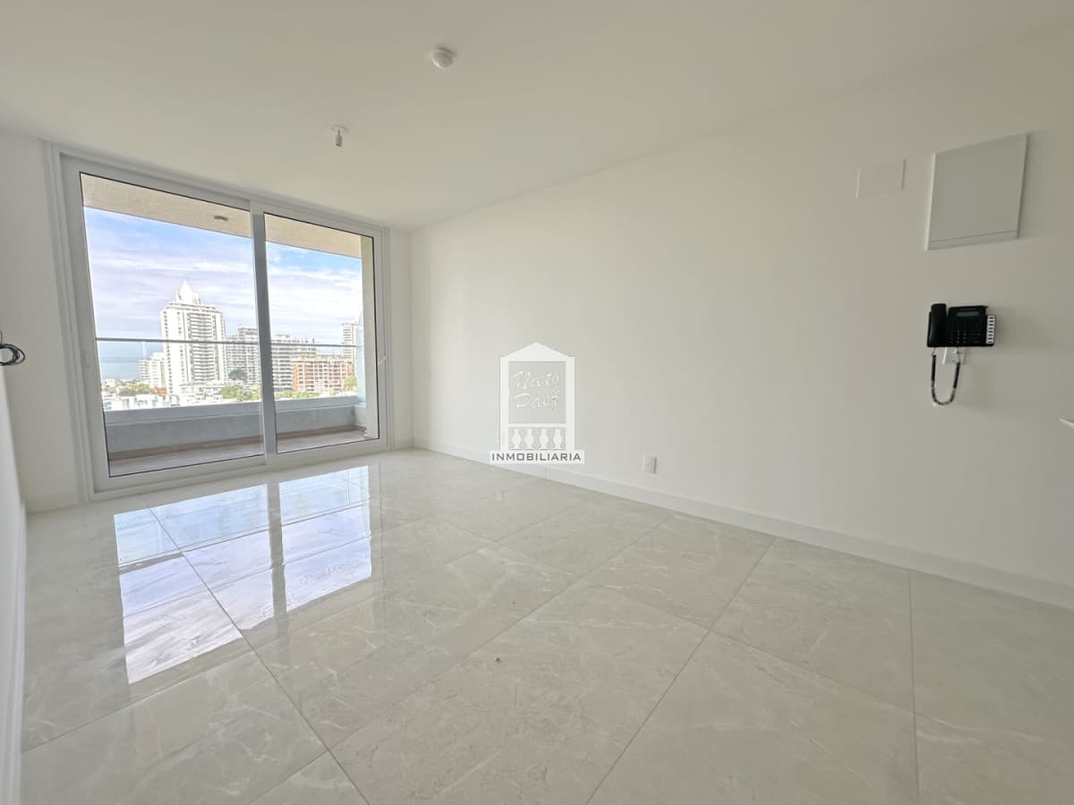 View 2, planta 01. Piso alto. REVENTA. Losa radiante. Garaje