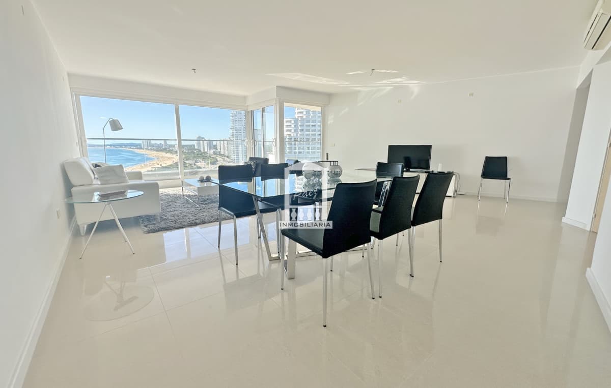Mansa, con toda la vista. 3 suites + toilette. Full amenities.