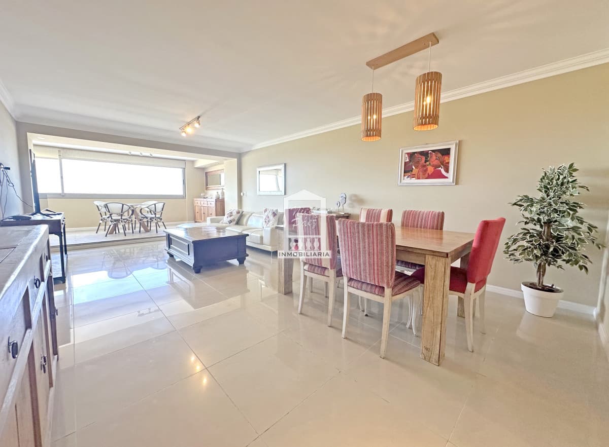 Imperiale. 3 suites + toilette. De lo más exclusivo en Punta del Este.