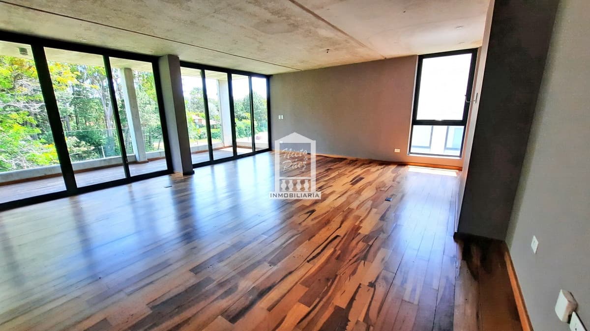 Penthouse, 3 suites. Excelentes servicios.