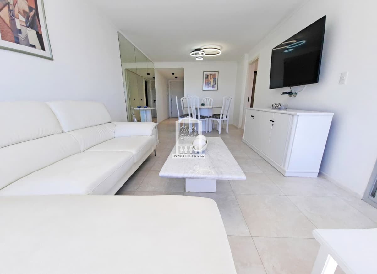Reciclado, con el mejor sol para todo el año. Edificio con todos los amenities!!