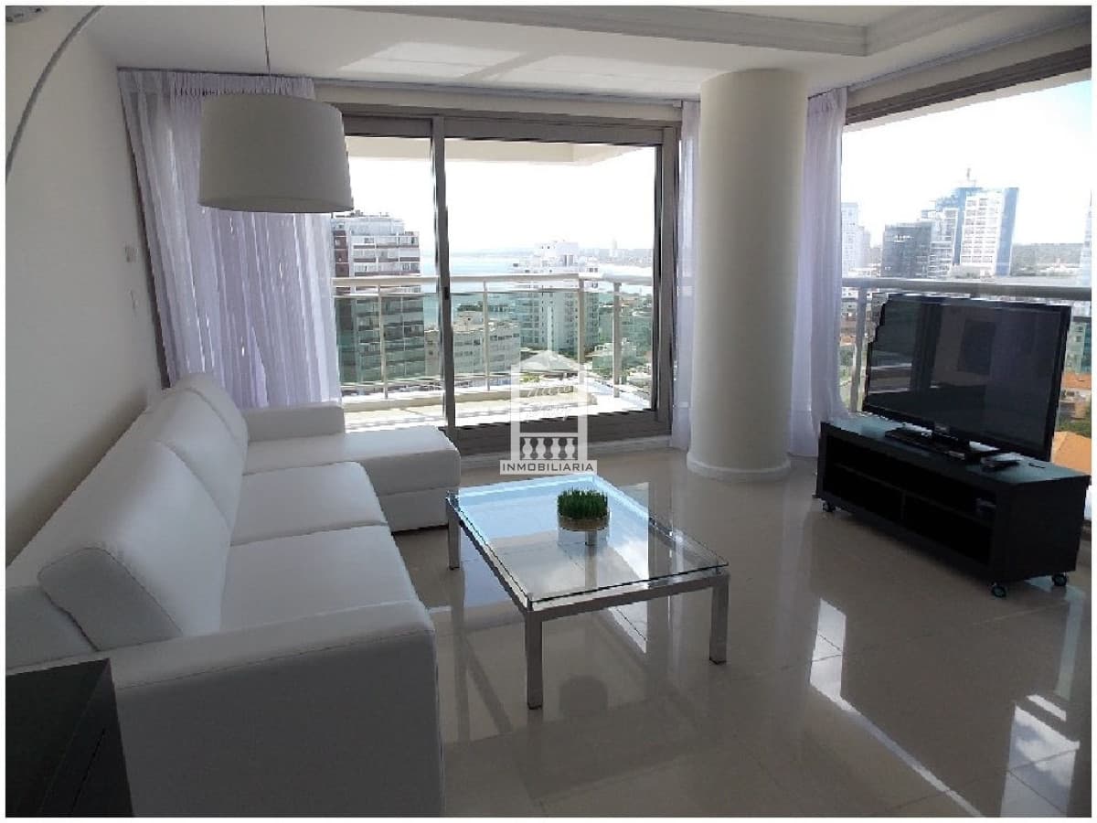 De lujo, piso alto con vista a la mansa
