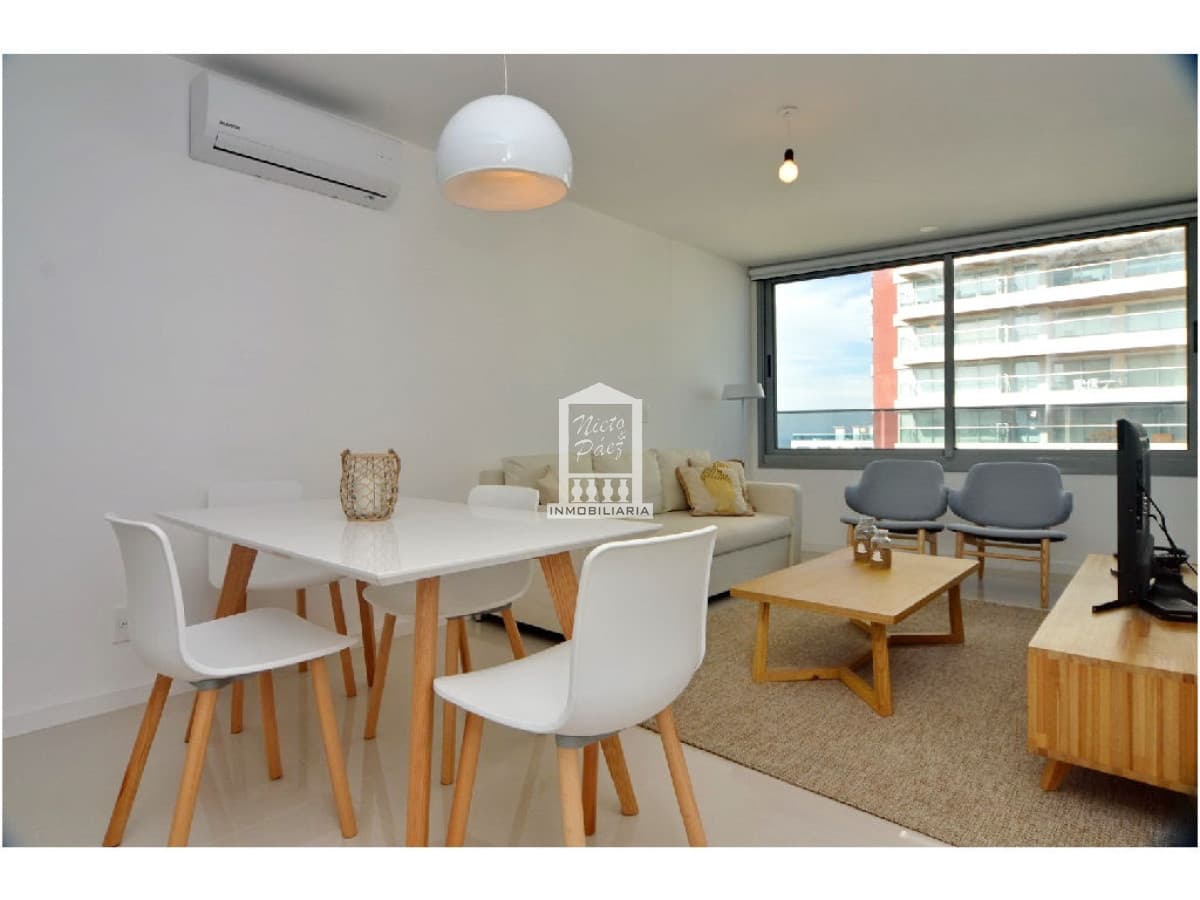 Brava, 2 dorm, full amenities.
