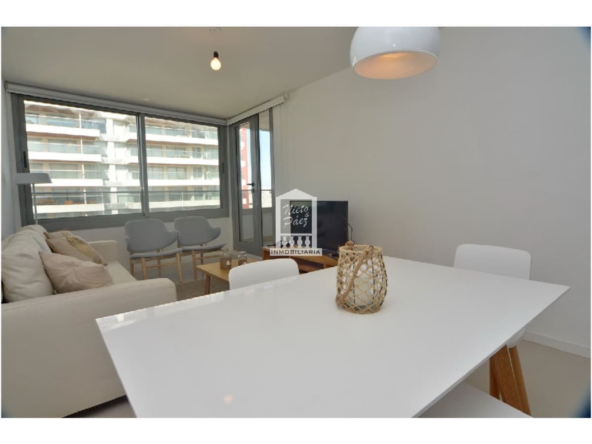 Brava, 2 dorm, full amenities.