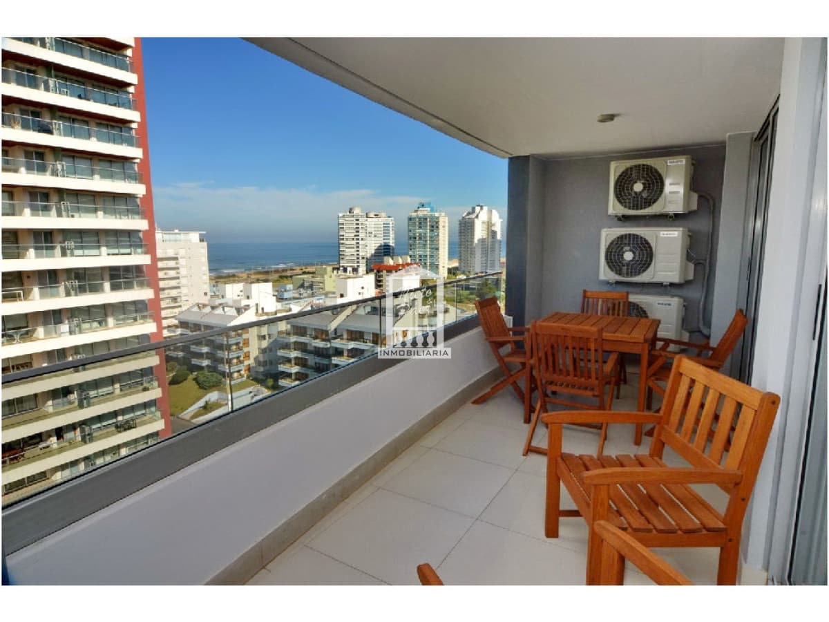 Brava, 2 dorm, full amenities.