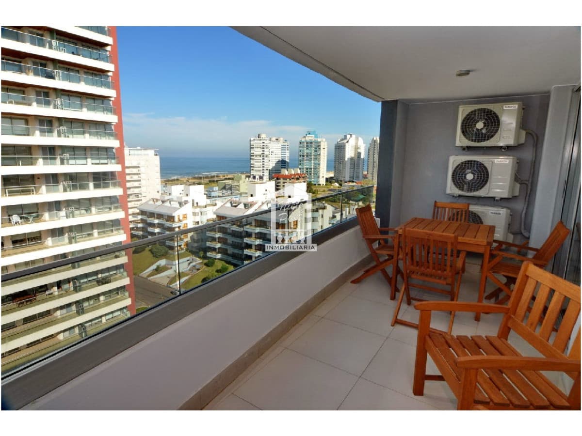 Brava, 2 dorm, full amenities.