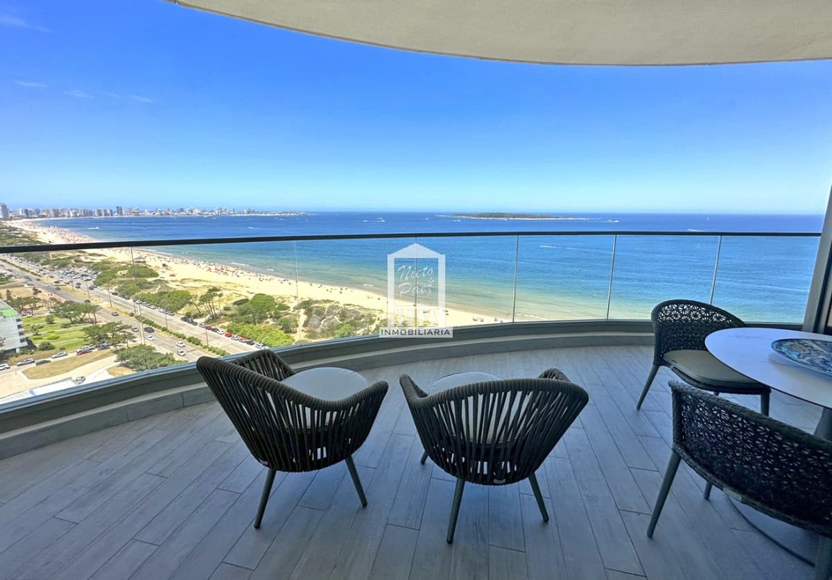 Fendi Residences, Piso alto esquinero, garaje doble