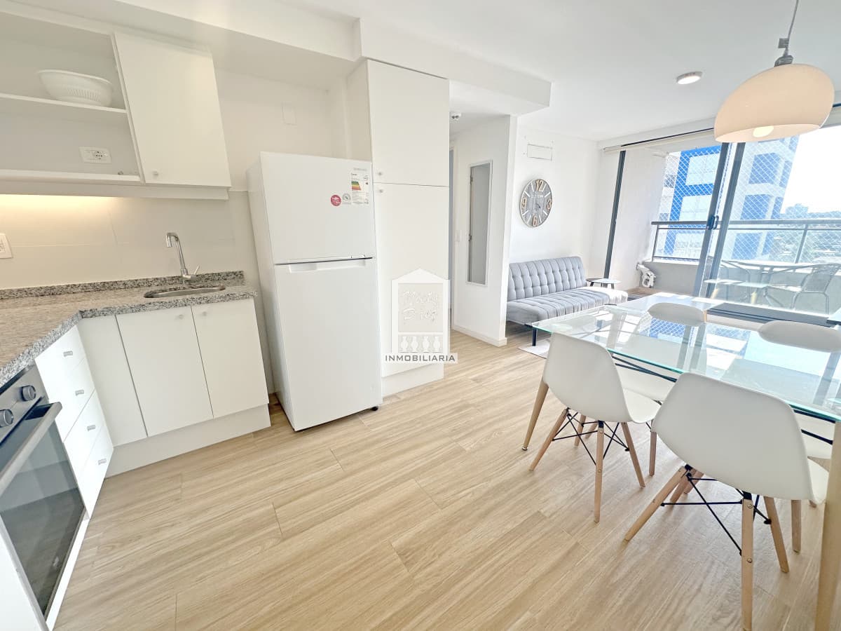 Brava, 2 dorm, edificio con servicios, bajos gastos.