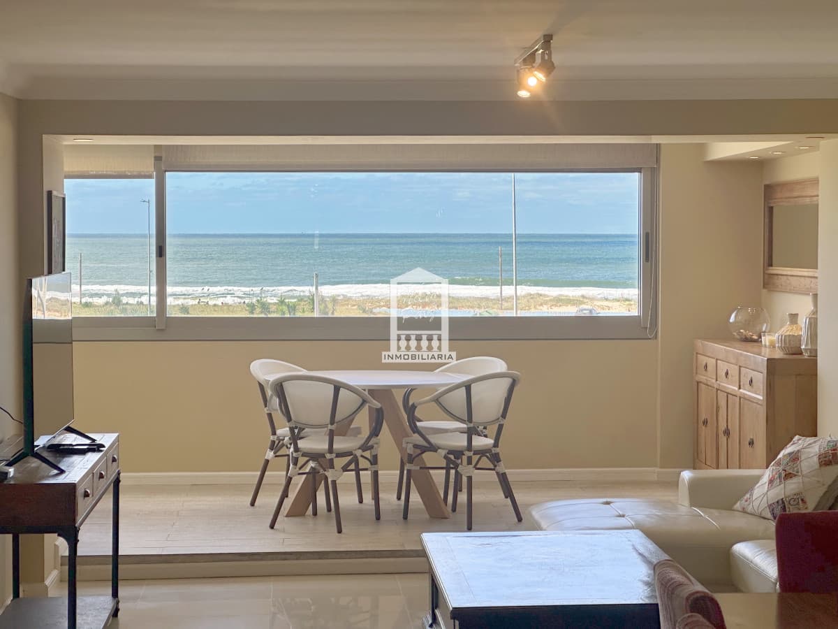 Imperiale. 3 suites + toilette. De lo más exclusivo en Punta del Este.