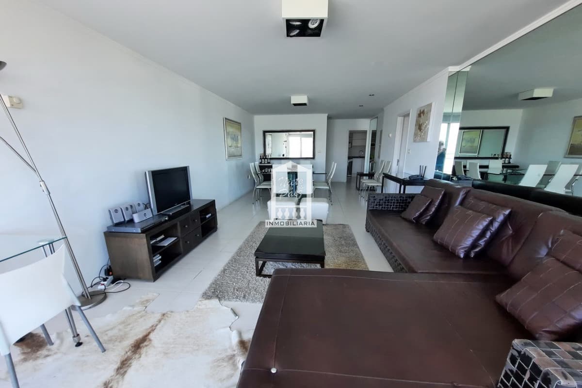 Playa Brava, 3 dorm y dep de servicio, full amenities. Losa radiante
