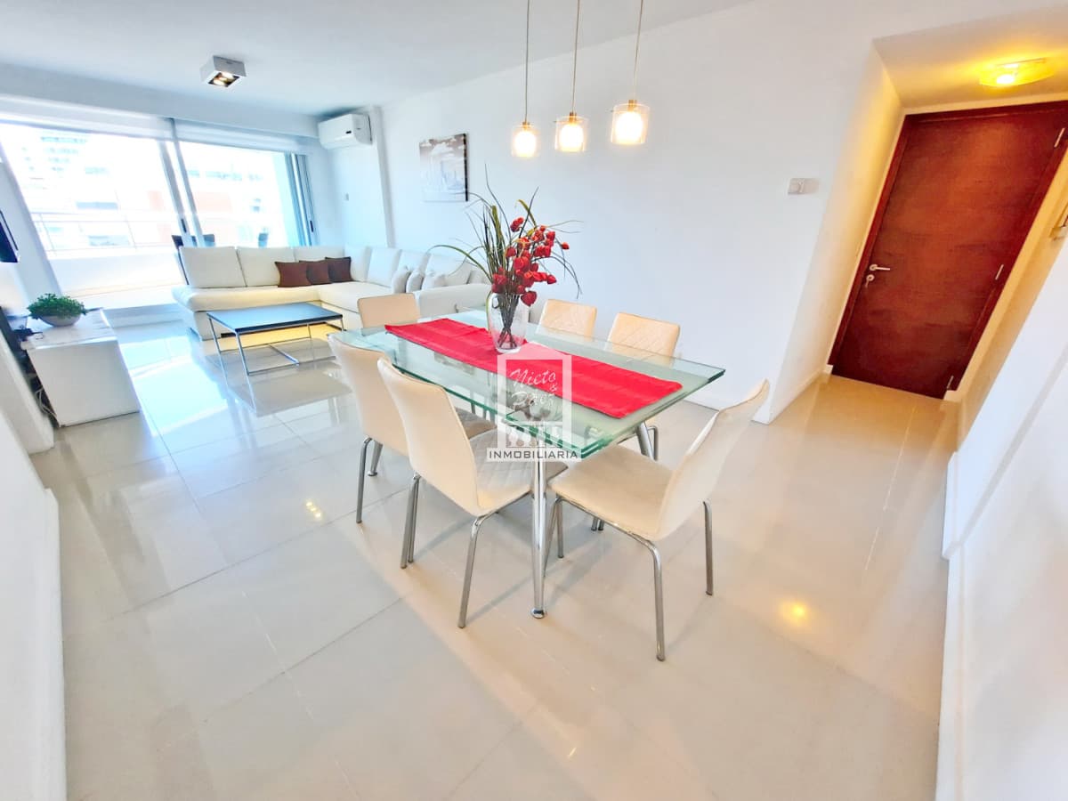3 dorm. Piso alto sobre Av Chiverta, moderna torre con amenities.