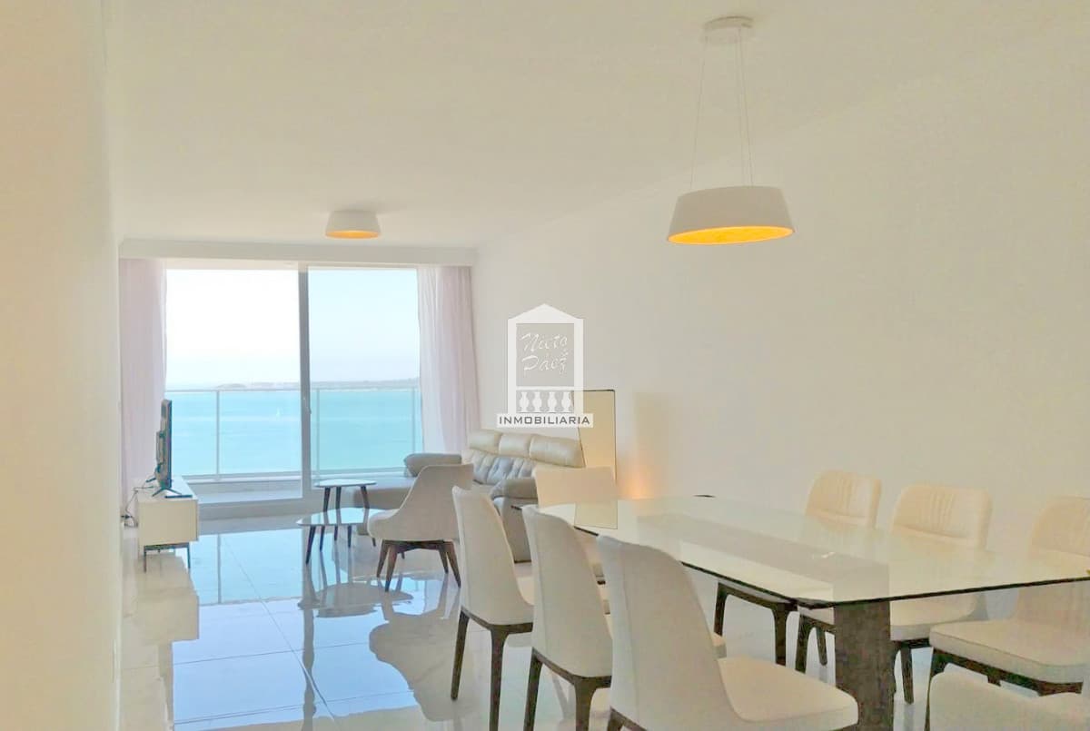 Paramount, 3 suites, full amenities