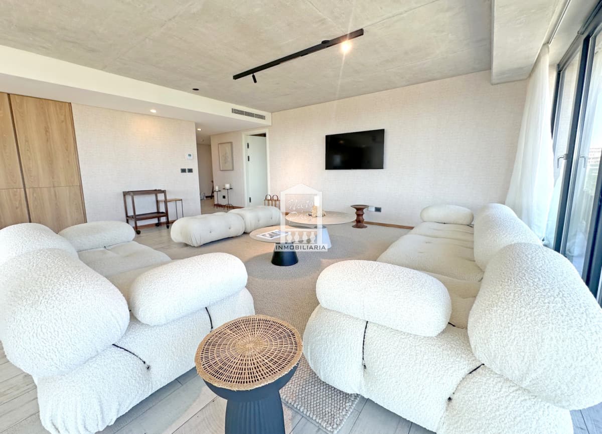SURFSIDE esquinero, finamente decorado, 2 garajes