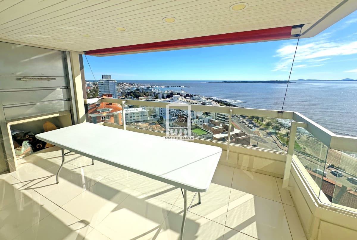 Primera fila, 4 dorm, piso alto con toda la vista, parrillero propio.