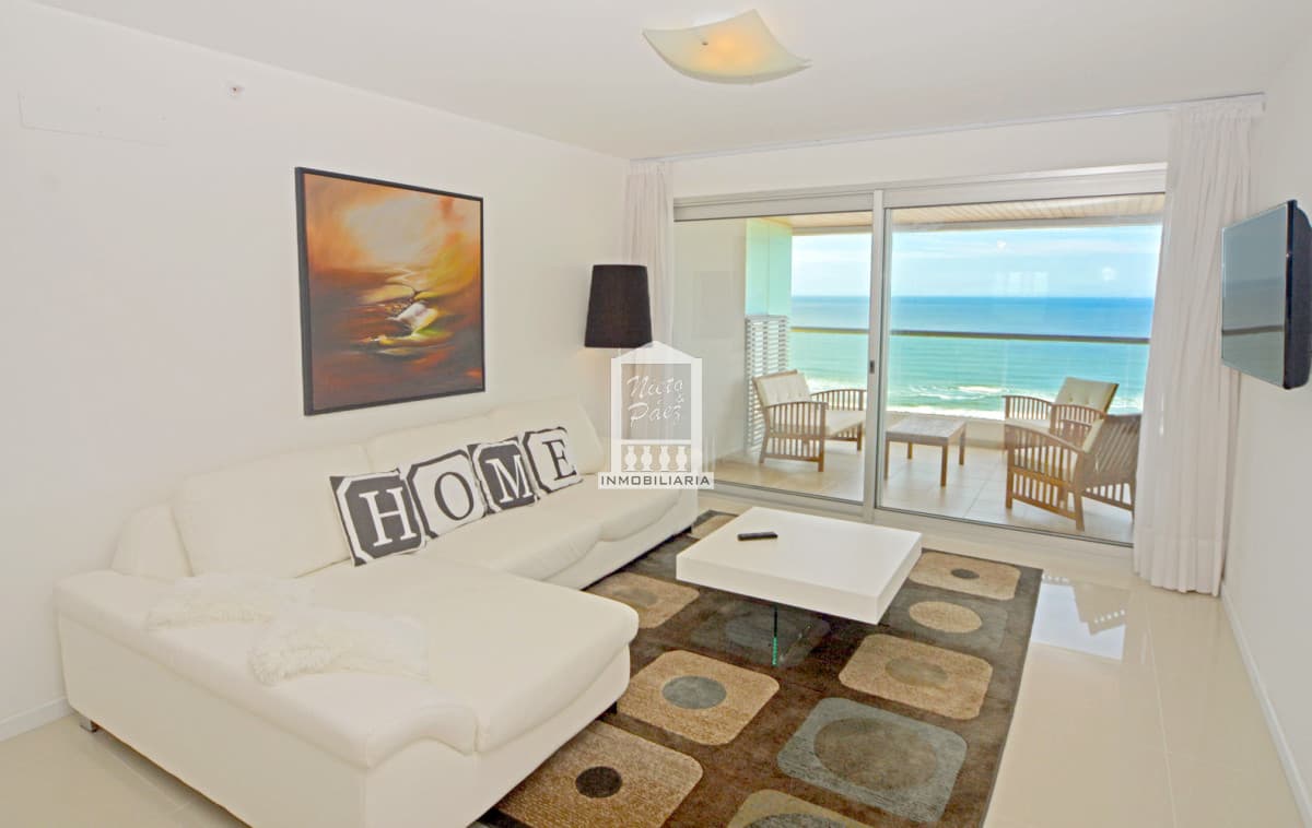 Vista al océano, mega terraza, 3 dorm, full amenities.