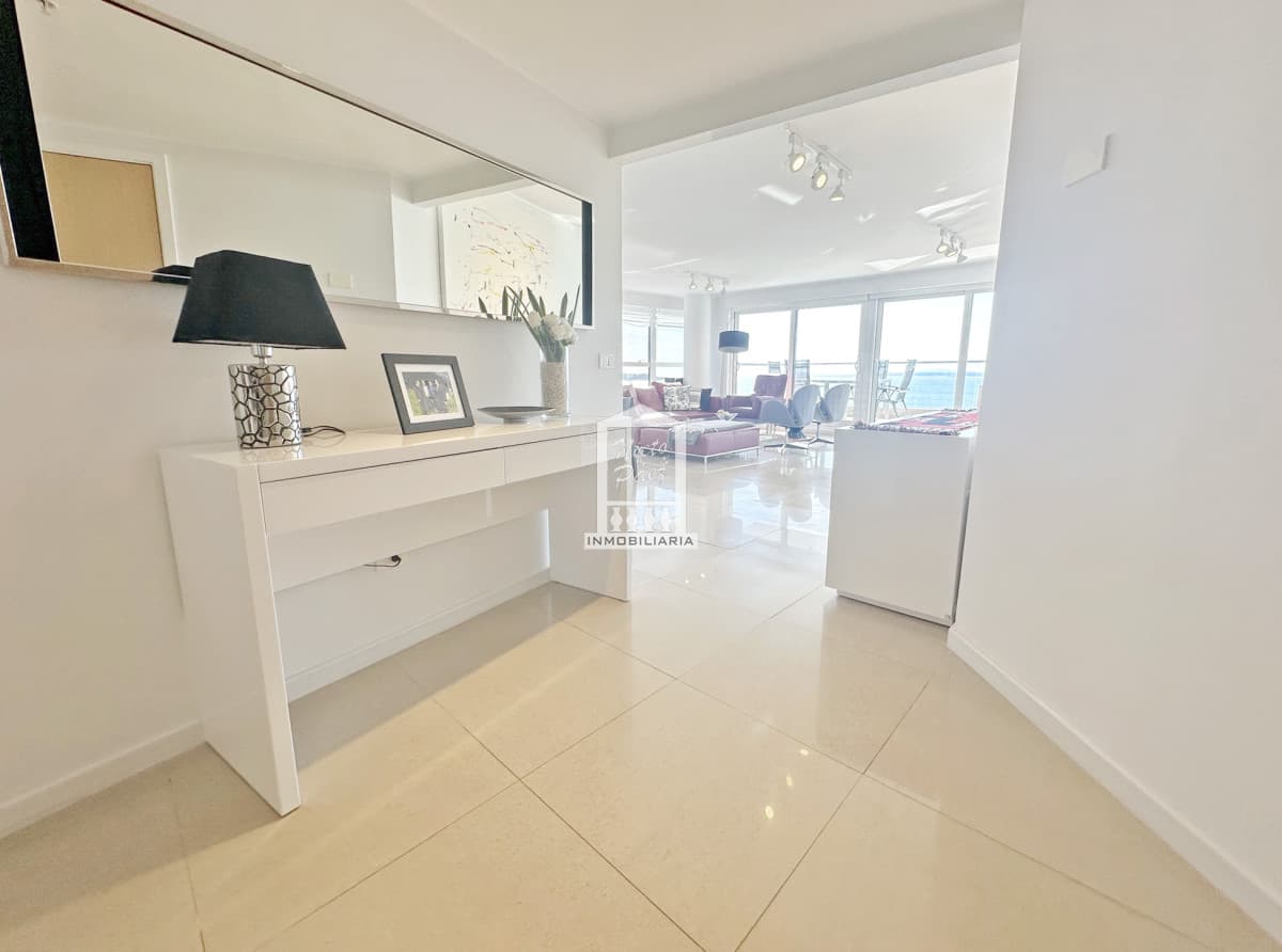 Mansa, esquinero con toda la vista. 4 suites.