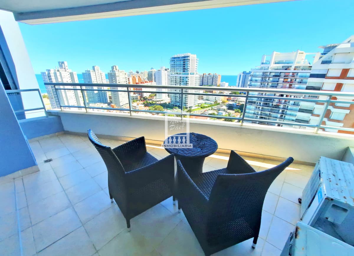 3 dorm. Piso alto sobre Av Chiverta, moderna torre con amenities.