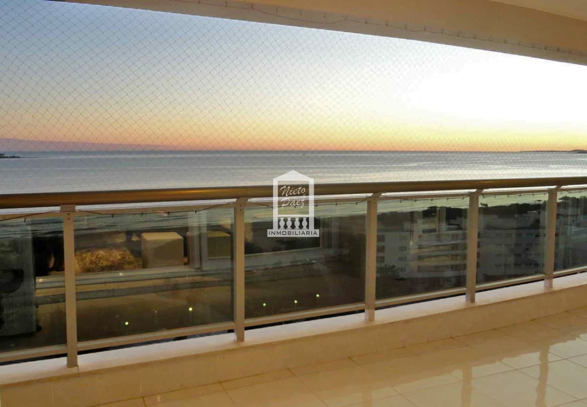 Le Jardin piso alto. 3 dorm y servicio.