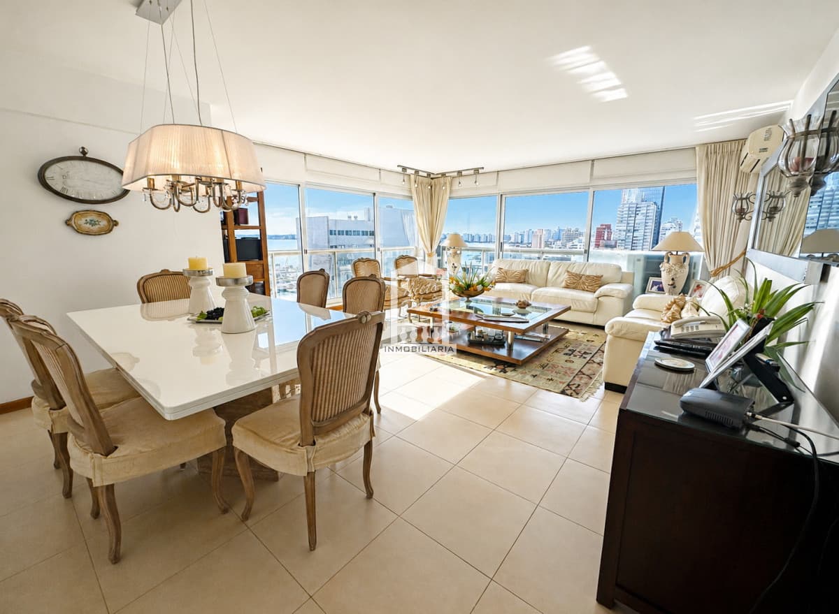 Zona puerto, con toda la vista. 3 dorm. Reciclado