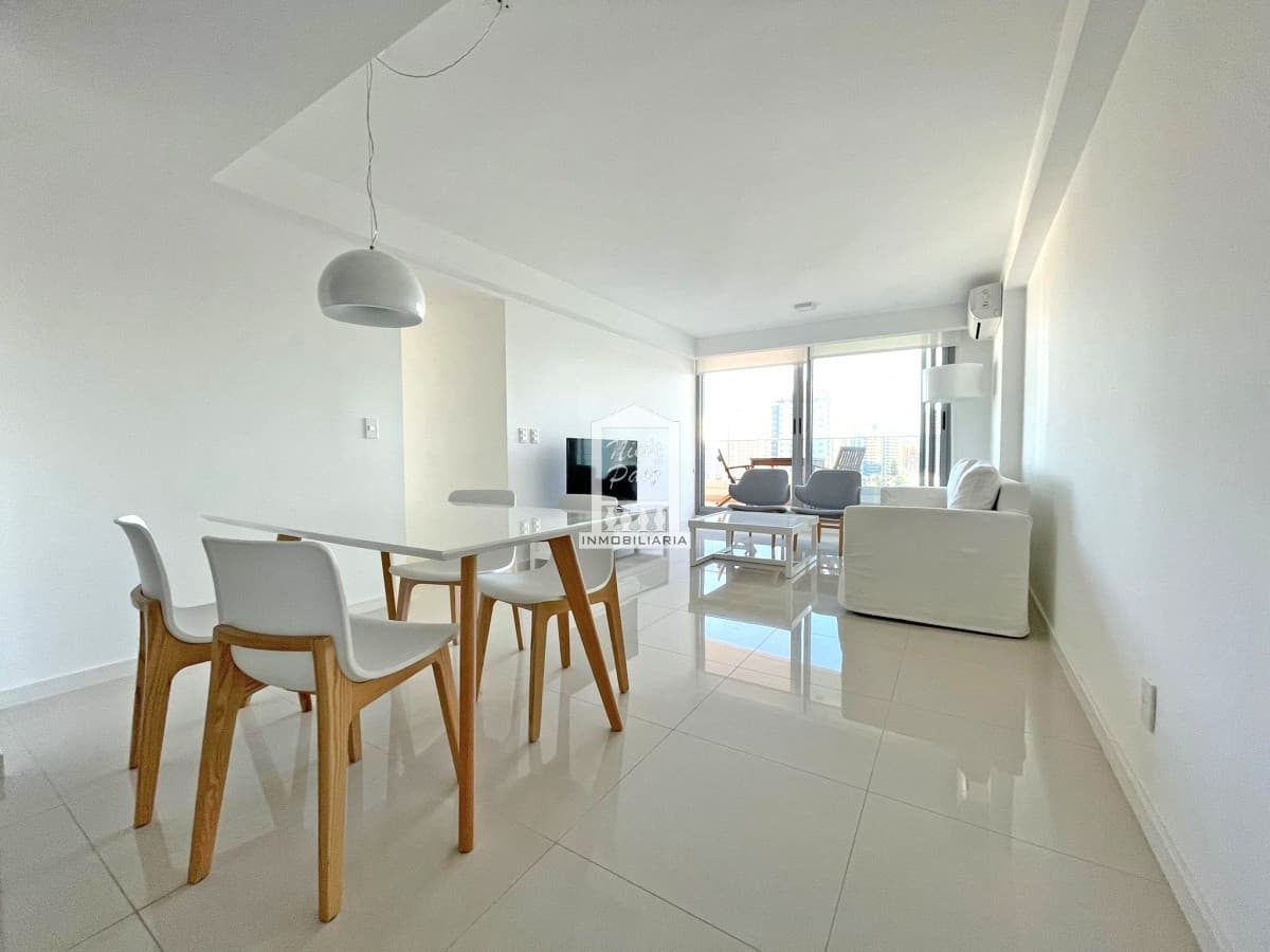 Venta, 2 dorm, Brava, piso alto con vista al mar.