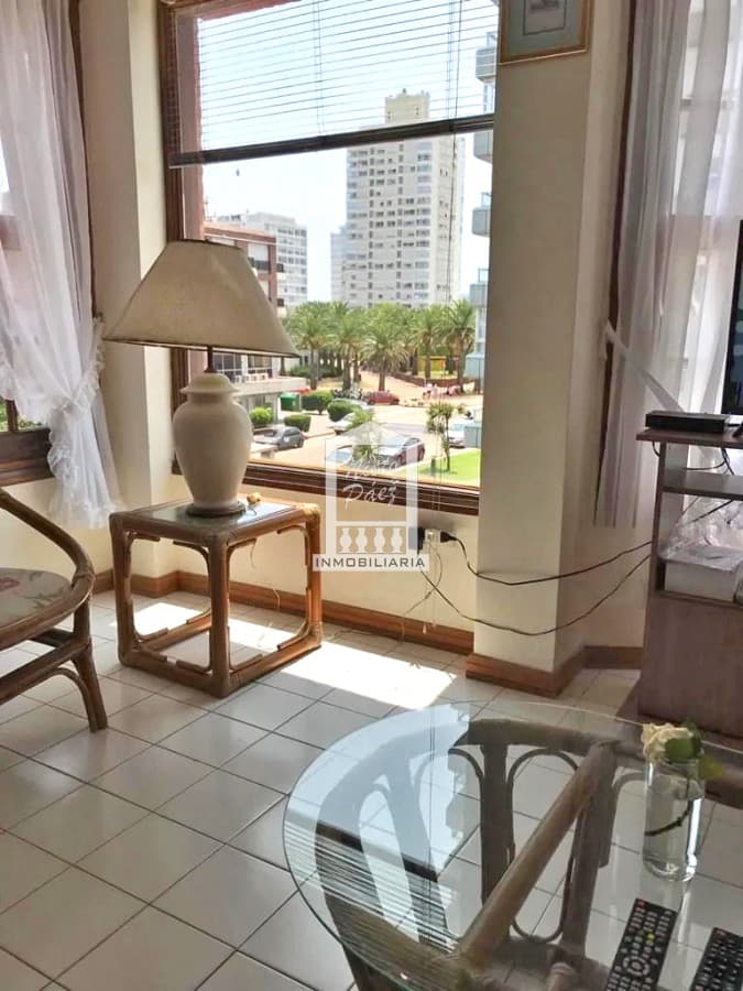 Península, 2 dorm, con piscina y garaje.