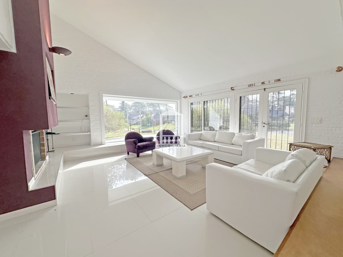 Lugano. 4 dorm y servicio. En la parte más linda del barrio