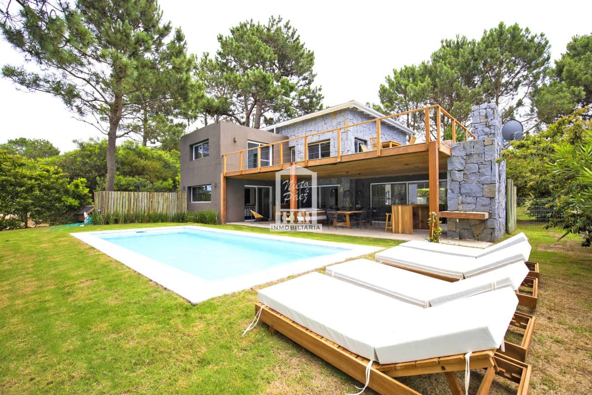 Pinar del Faro, 4 dorm, piscina. 450 m2 construidos