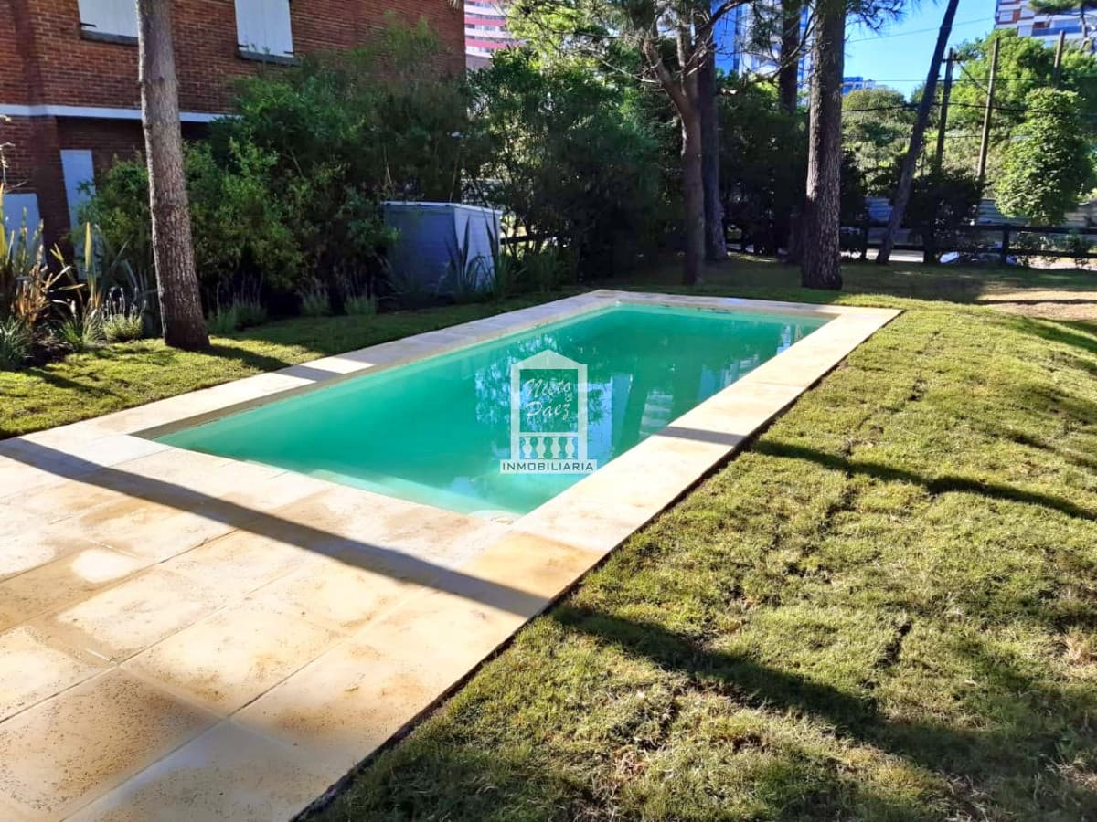 Aidy Grill, cerca de todo. Con piscina y hermoso jardín