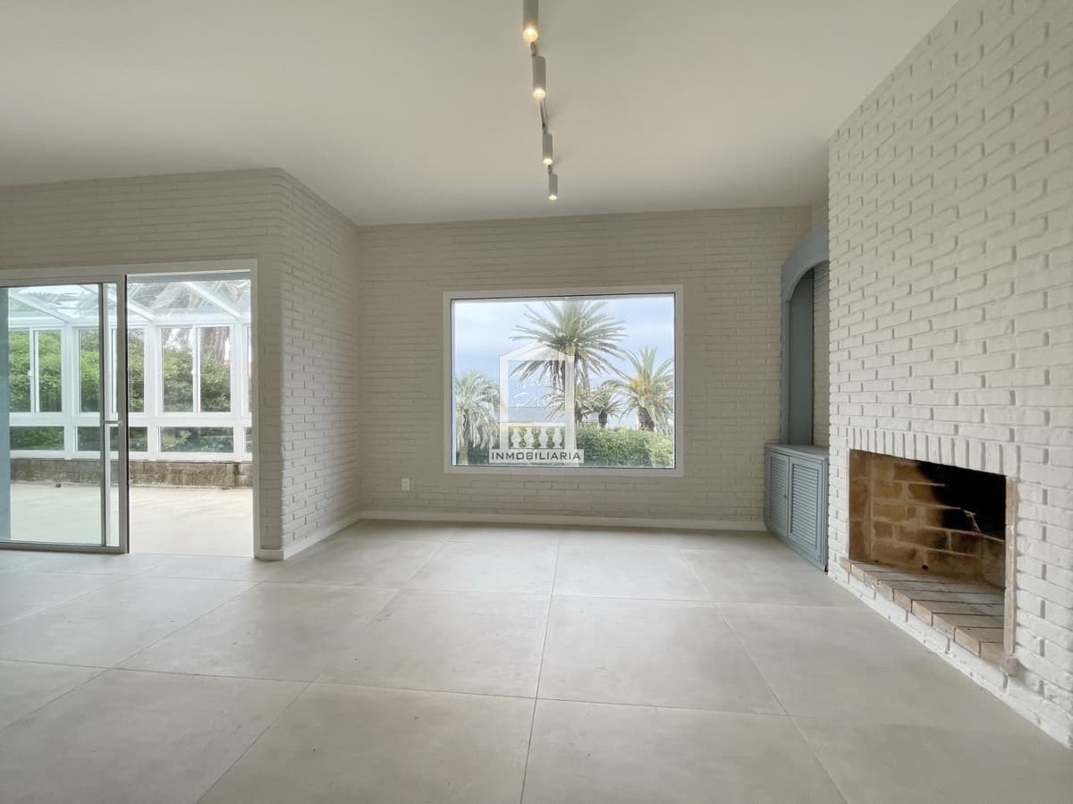 Totalmente renovada en la mejor zona de la península!