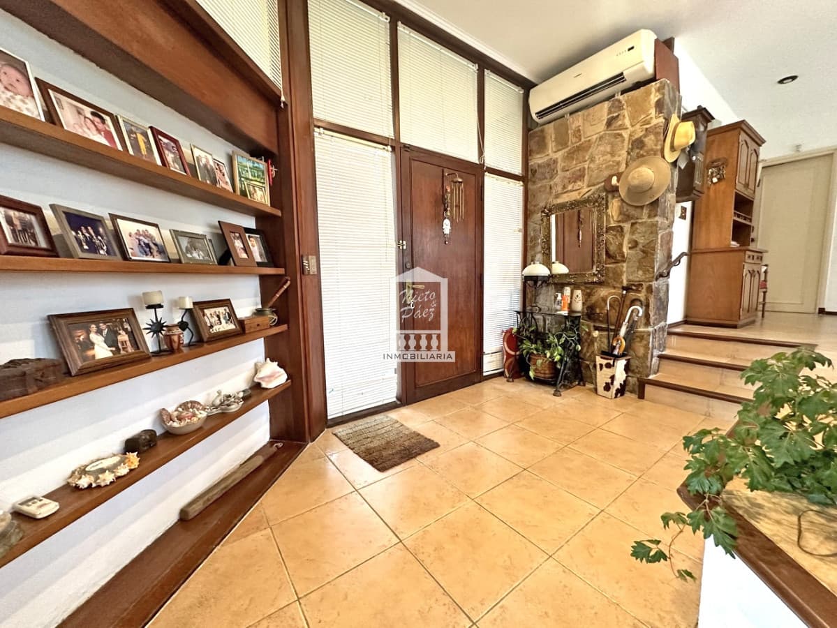 Mansa. Zona paradas, 1.600 m2 de terreno