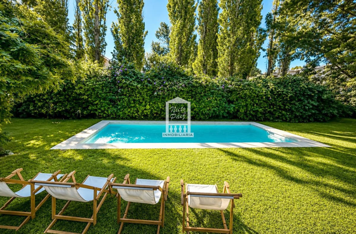 Barrio privado, 4 dorm, piscina climatizada.