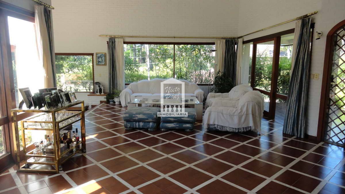 Lugano, 3.030 m2 con cancha de tenis