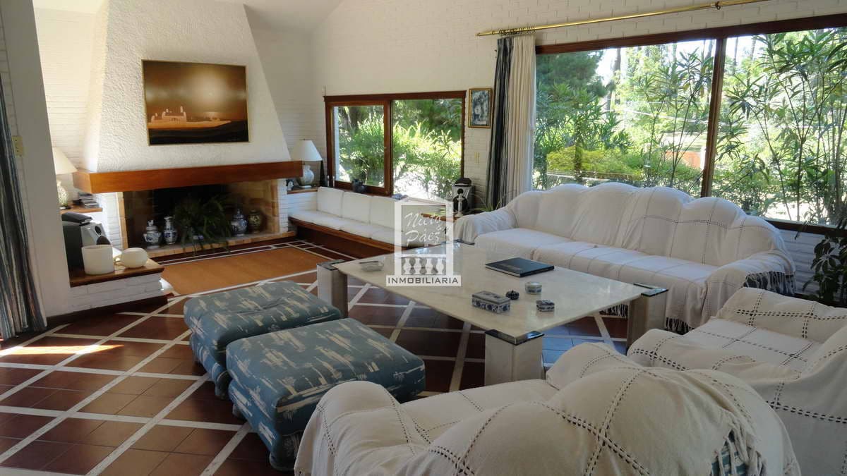 Lugano, 3.030 m2 con cancha de tenis