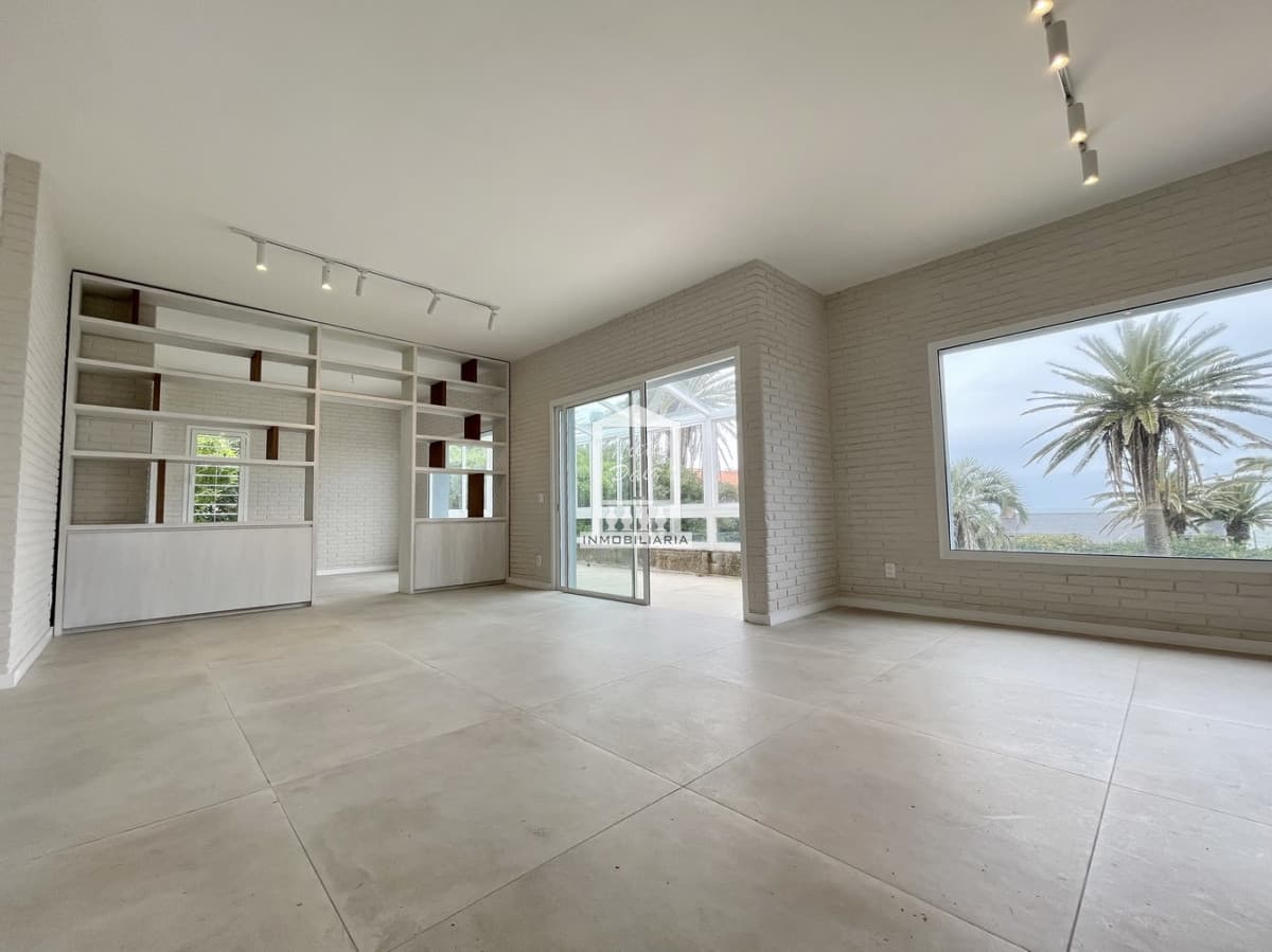 Totalmente renovada en la mejor zona de la península!