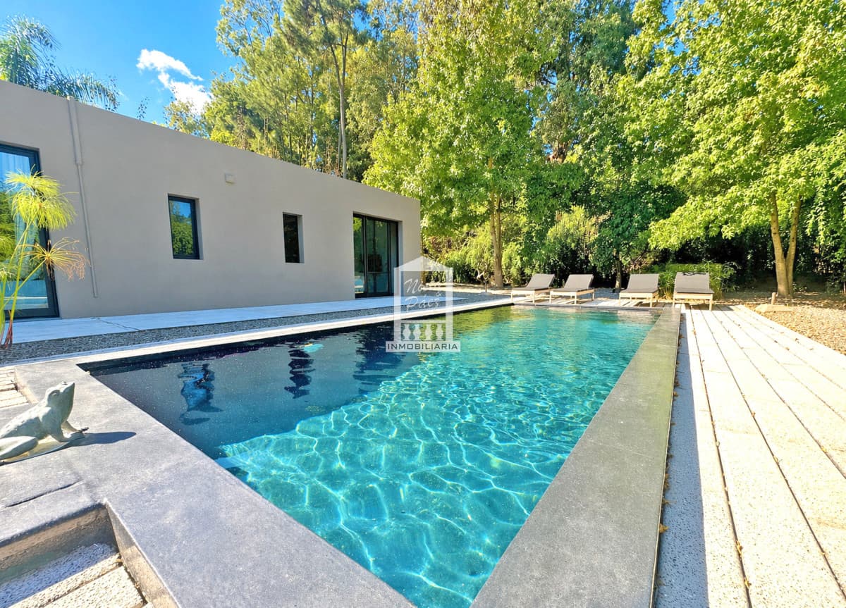 Barrio Privado, 3 dorm y servicio. Piscina