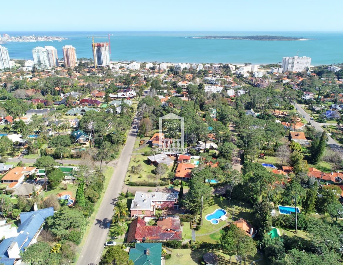 Playa Mansa, piscina climatizada, ideal para vivir todo el año