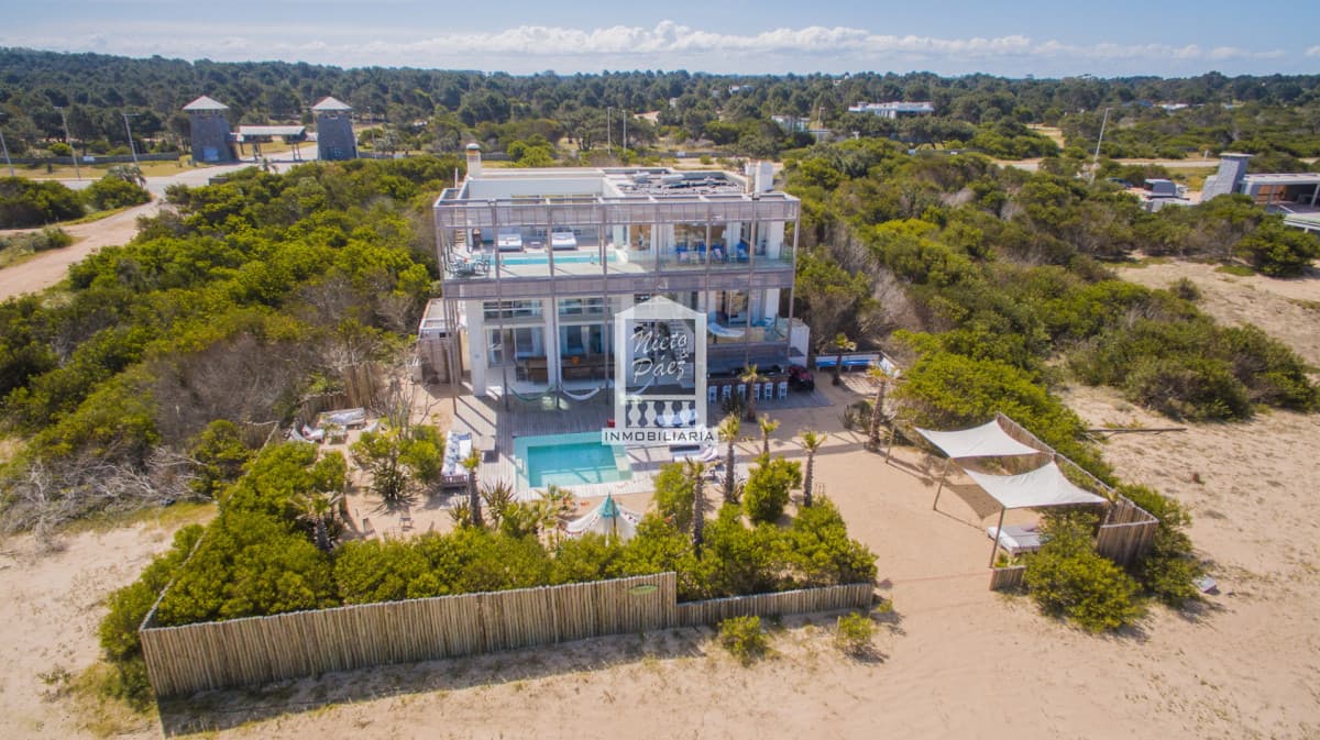 José Ignacio, sobre la arena. 2 piscinas