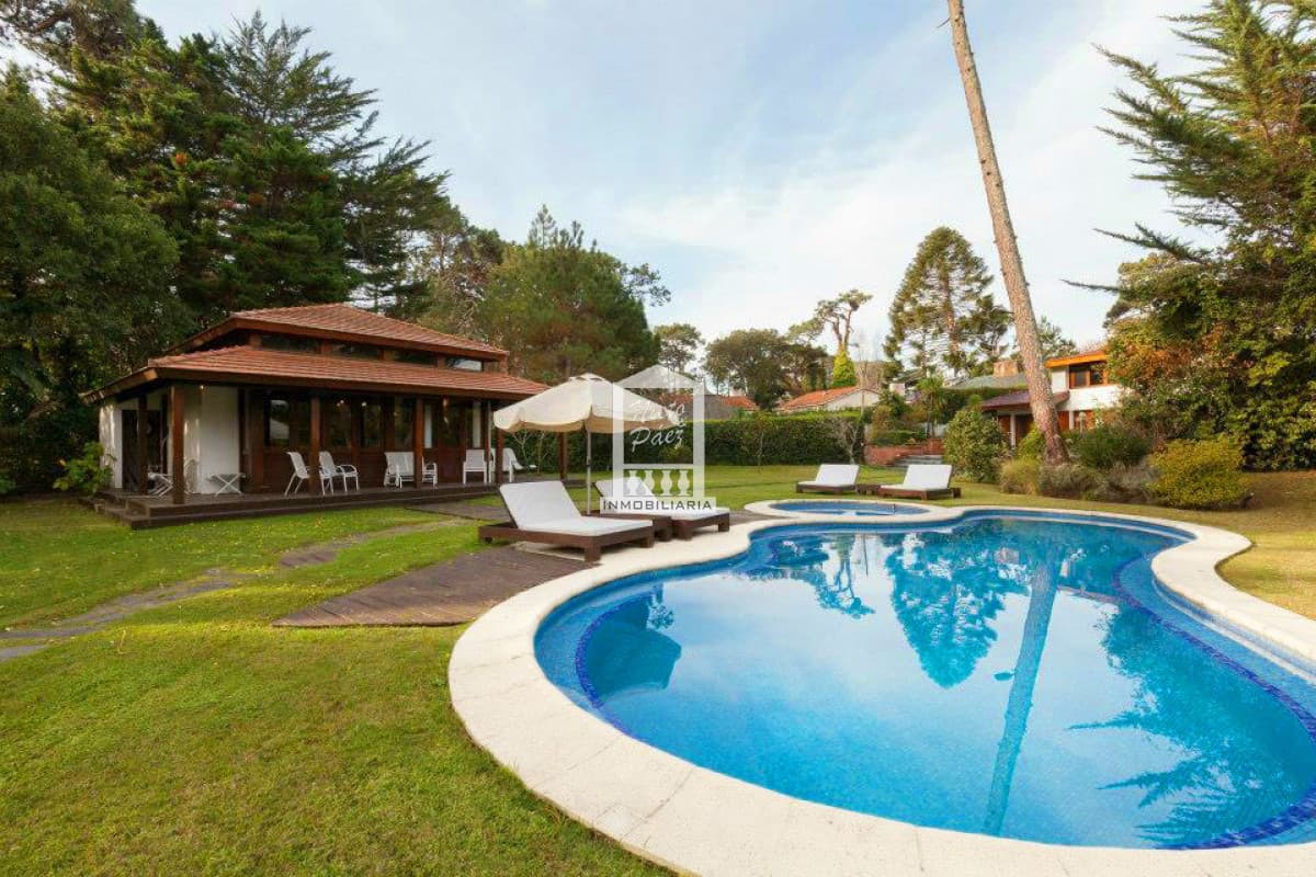 Playa Mansa, piscina climatizada, ideal para vivir todo el año