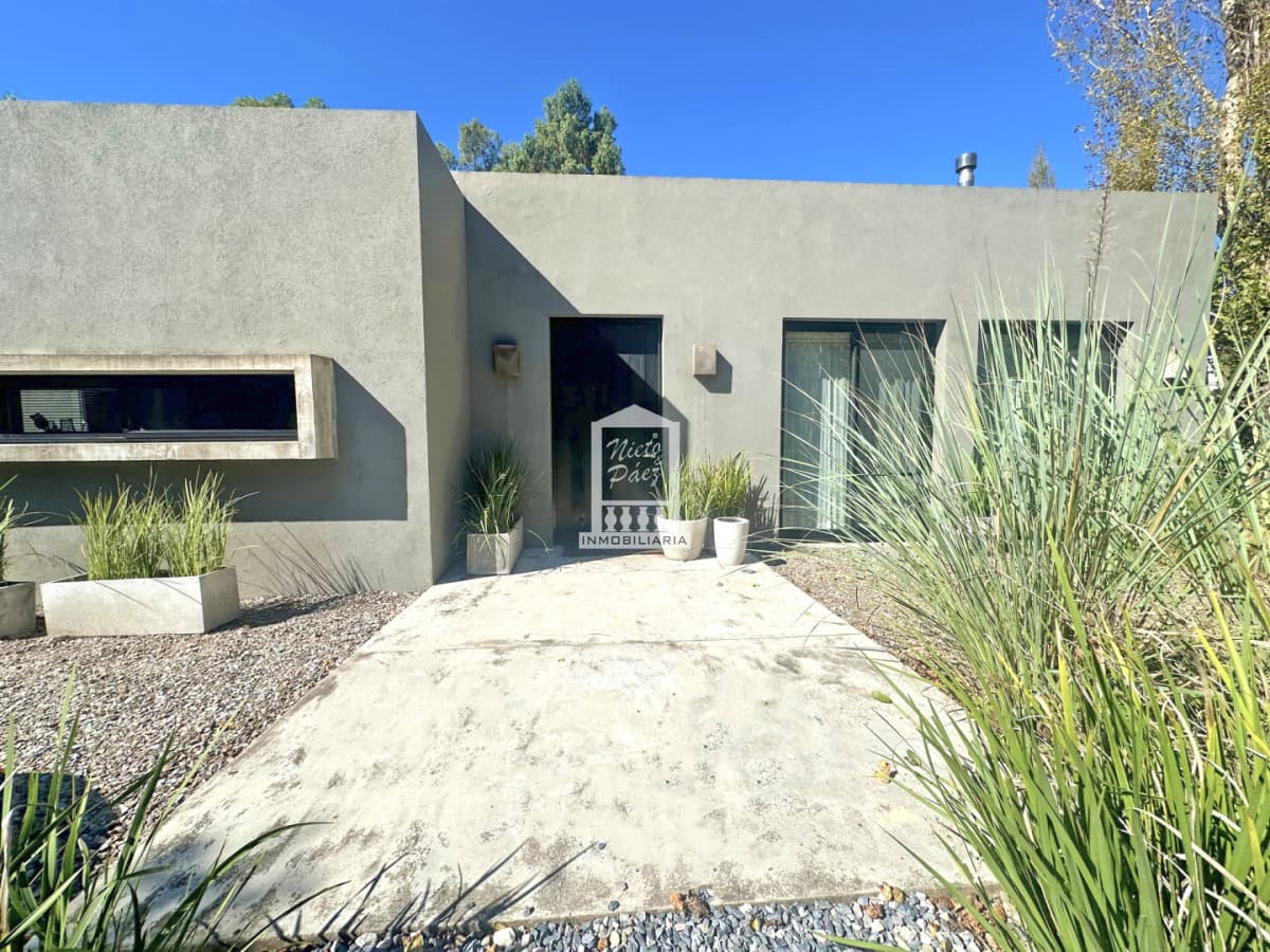 Barrio Privado, 3 dorm y servicio. Piscina