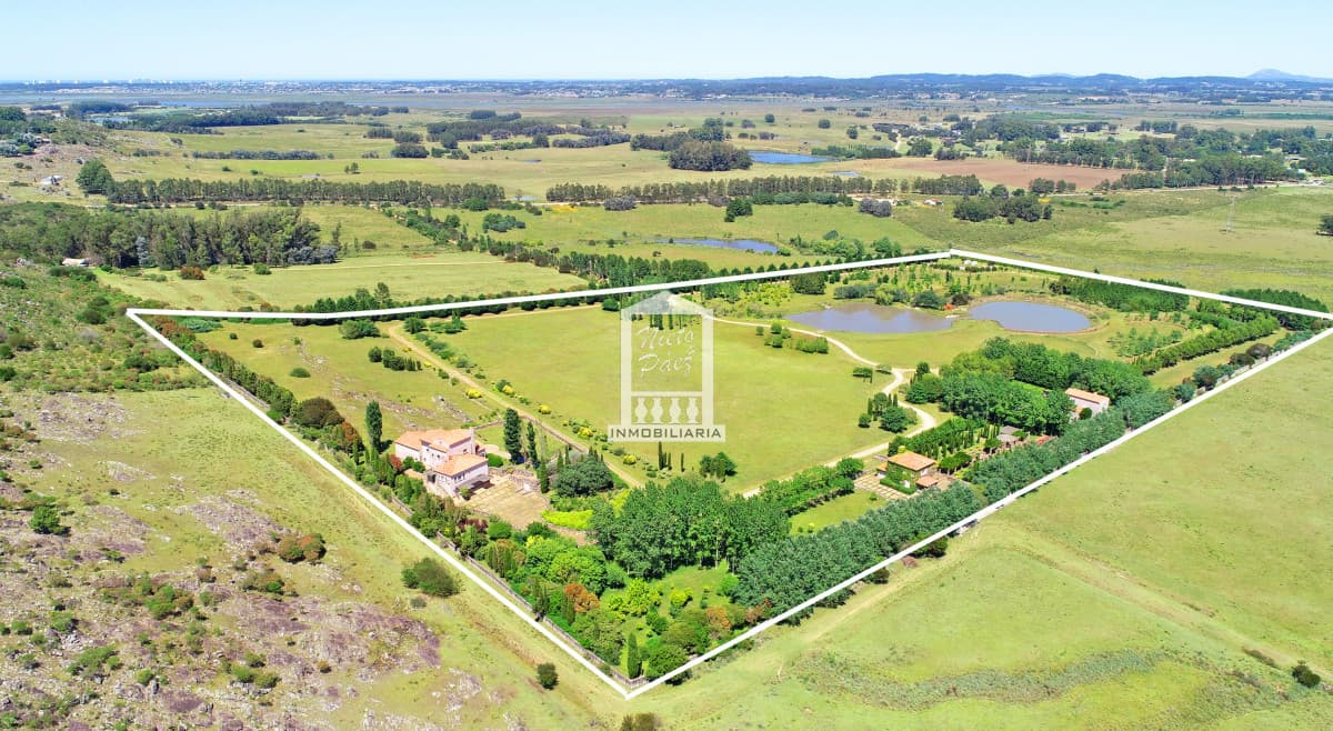 Majestuosa chacra Toscana Style!! 1.500 m2 construidos.