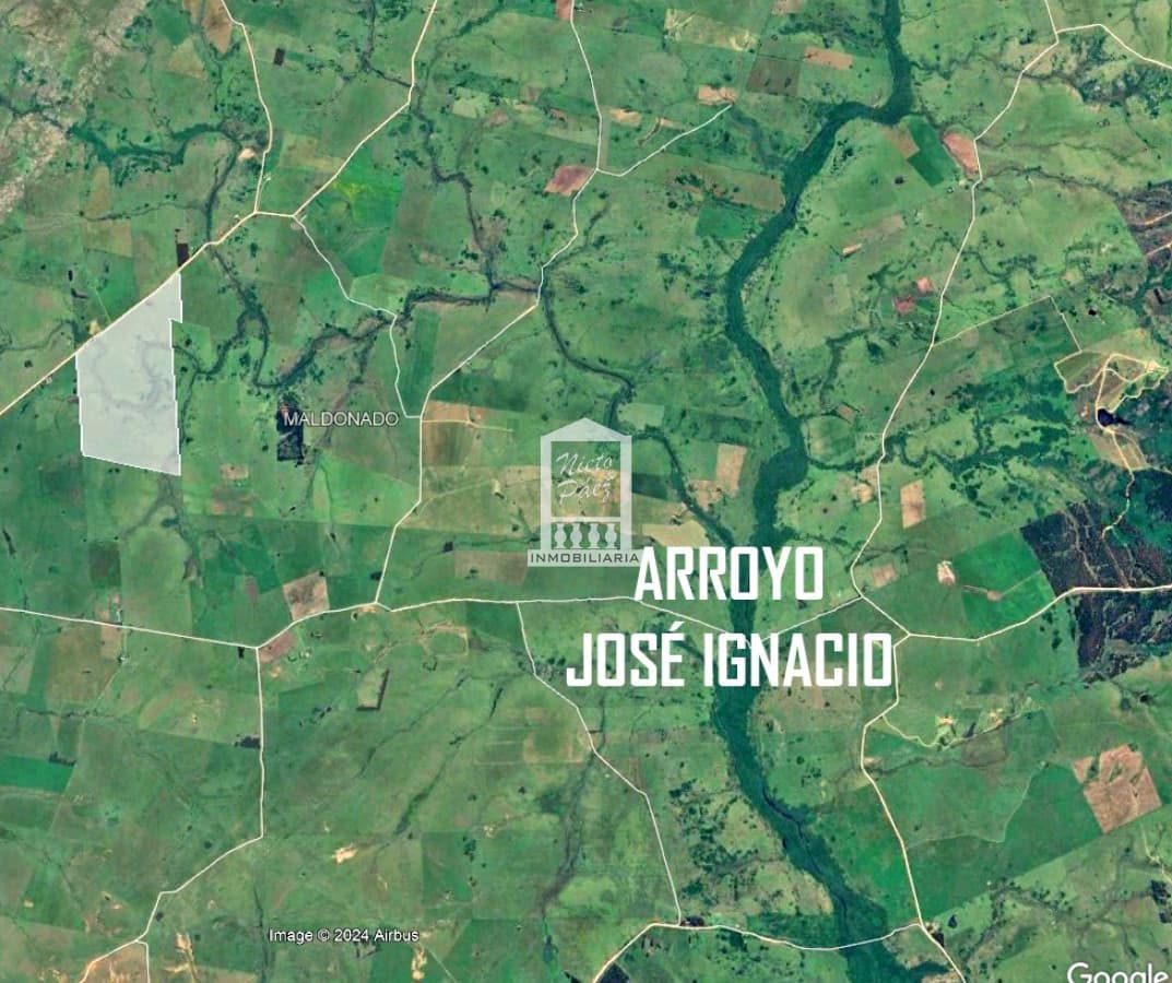 Entre Sierras, con arroyo y muy buen acceso a 25 km de San Carlos, cerca de Garzón