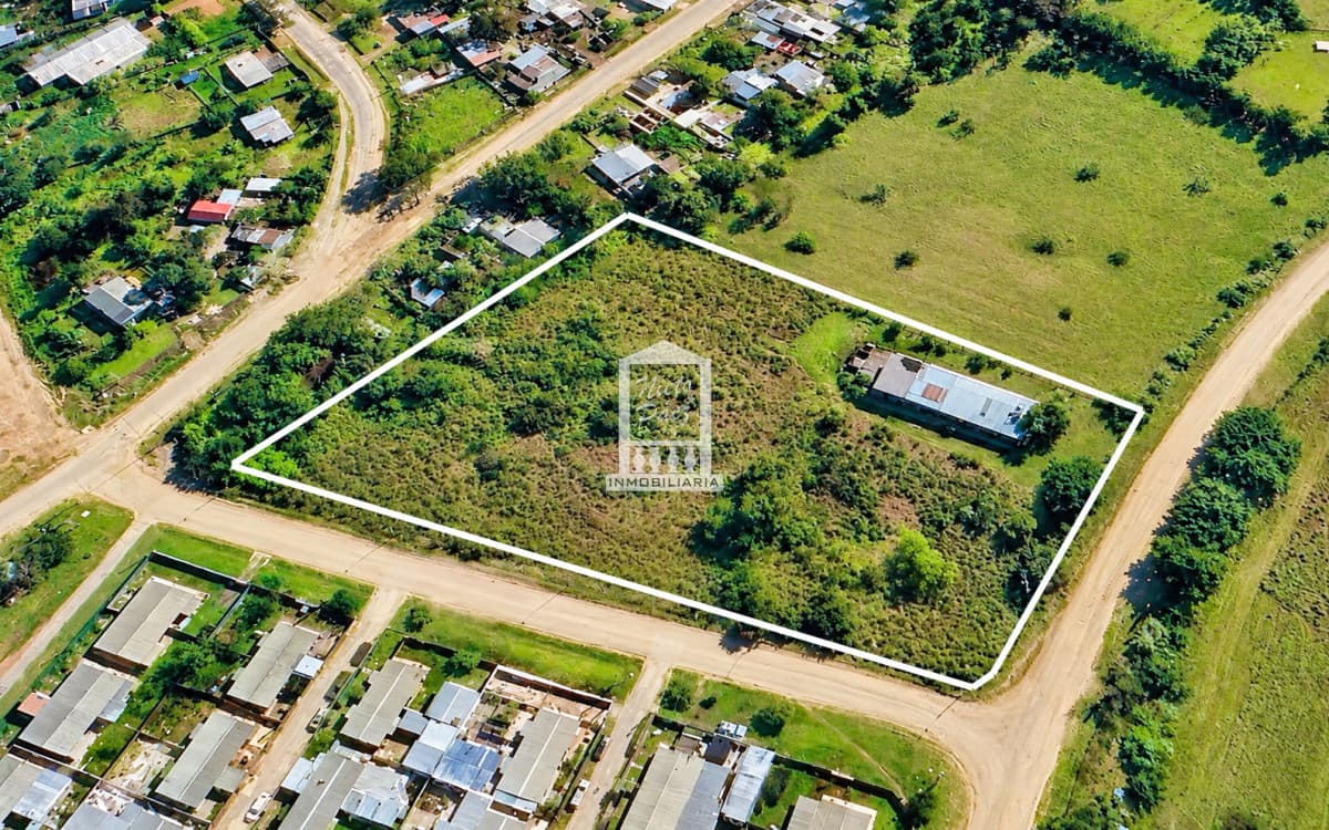 7.982 m2 de terreno con galpón