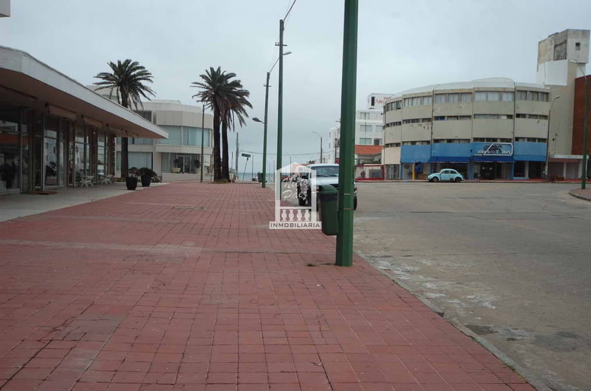 Local en Punta del Este, Península