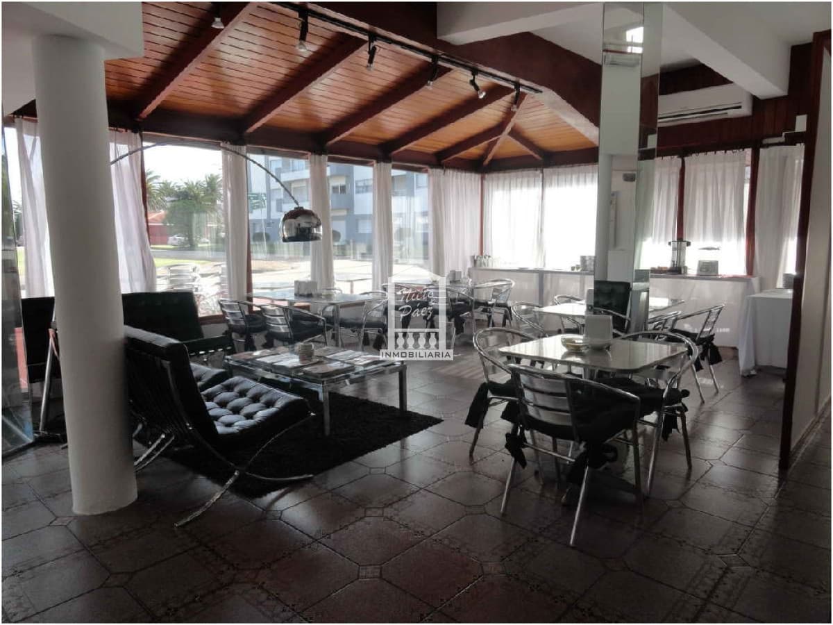 Local en Punta del Este, Península