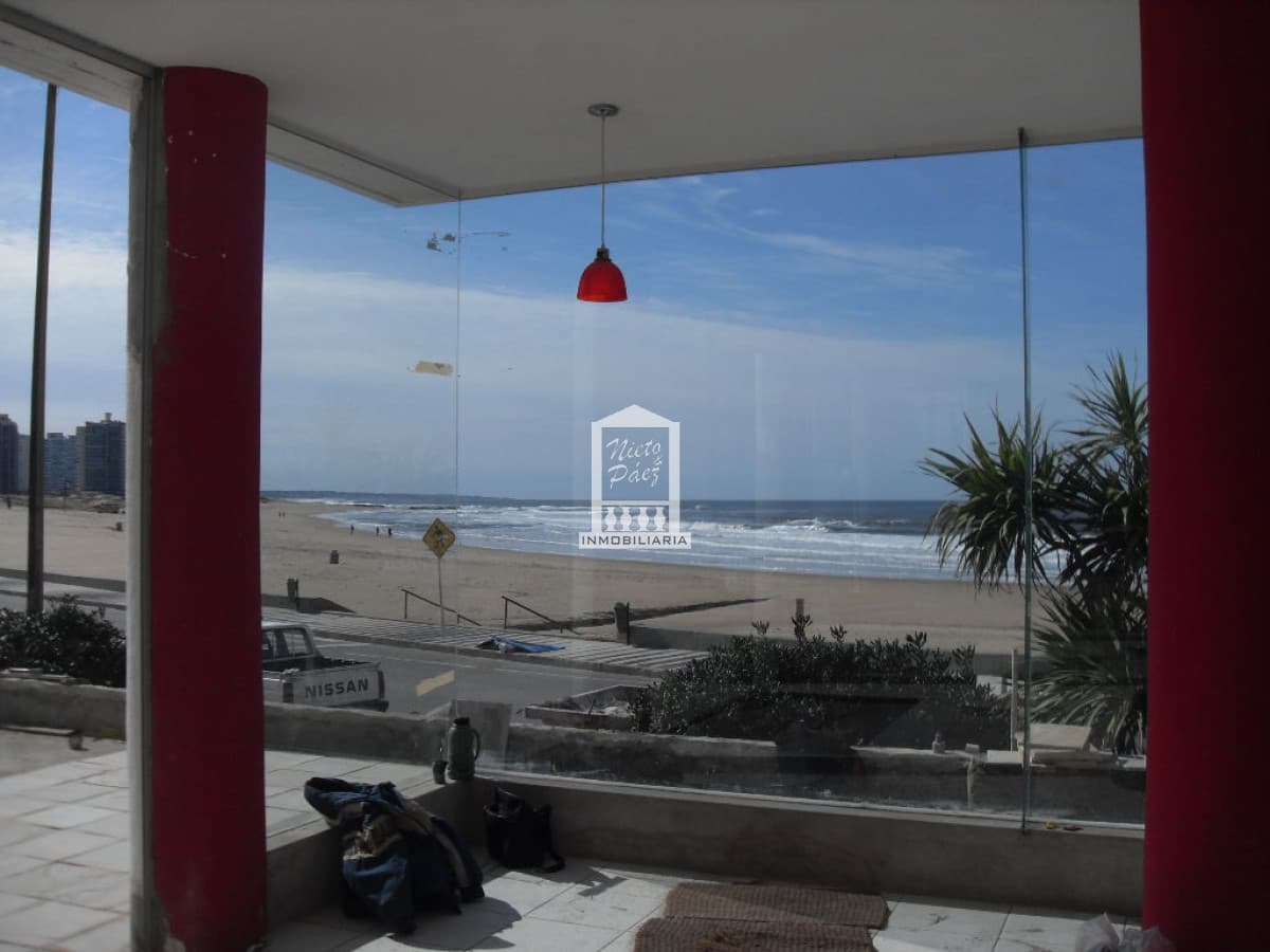 Local en Punta del Este, Península